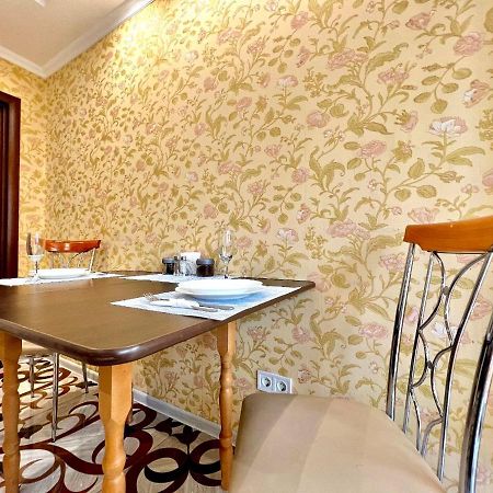 Apartpoltava Двокімнатні Апартаменти, До 6 Спальних Місць, Кутова Ванна, Корпусний Парк, Документи Для Відрядження Zewnętrze zdjęcie