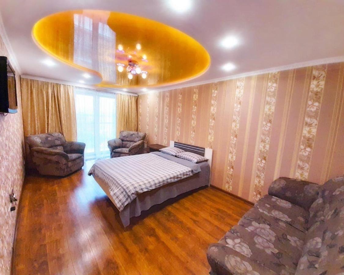 Apartpoltava Двокімнатні Апартаменти, До 6 Спальних Місць, Кутова Ванна, Корпусний Парк, Документи Для Відрядження Zewnętrze zdjęcie