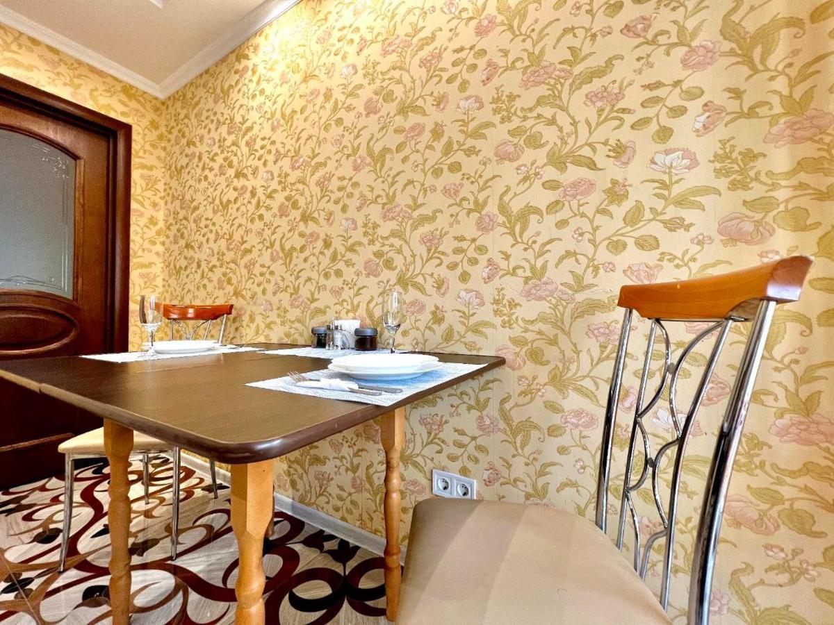 Apartpoltava Двокімнатні Апартаменти, До 6 Спальних Місць, Кутова Ванна, Корпусний Парк, Документи Для Відрядження Zewnętrze zdjęcie