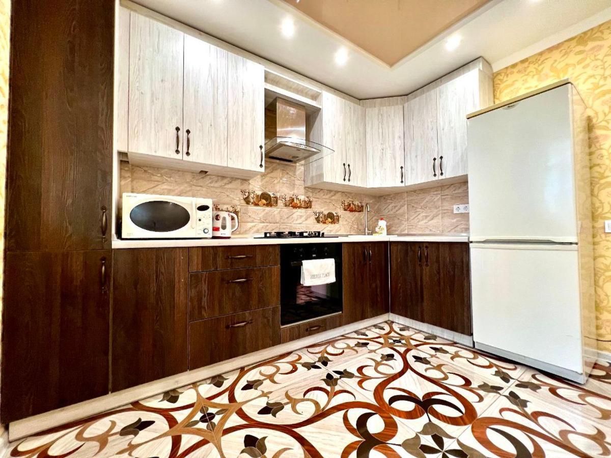 Apartpoltava Двокімнатні Апартаменти, До 6 Спальних Місць, Кутова Ванна, Корпусний Парк, Документи Для Відрядження Zewnętrze zdjęcie