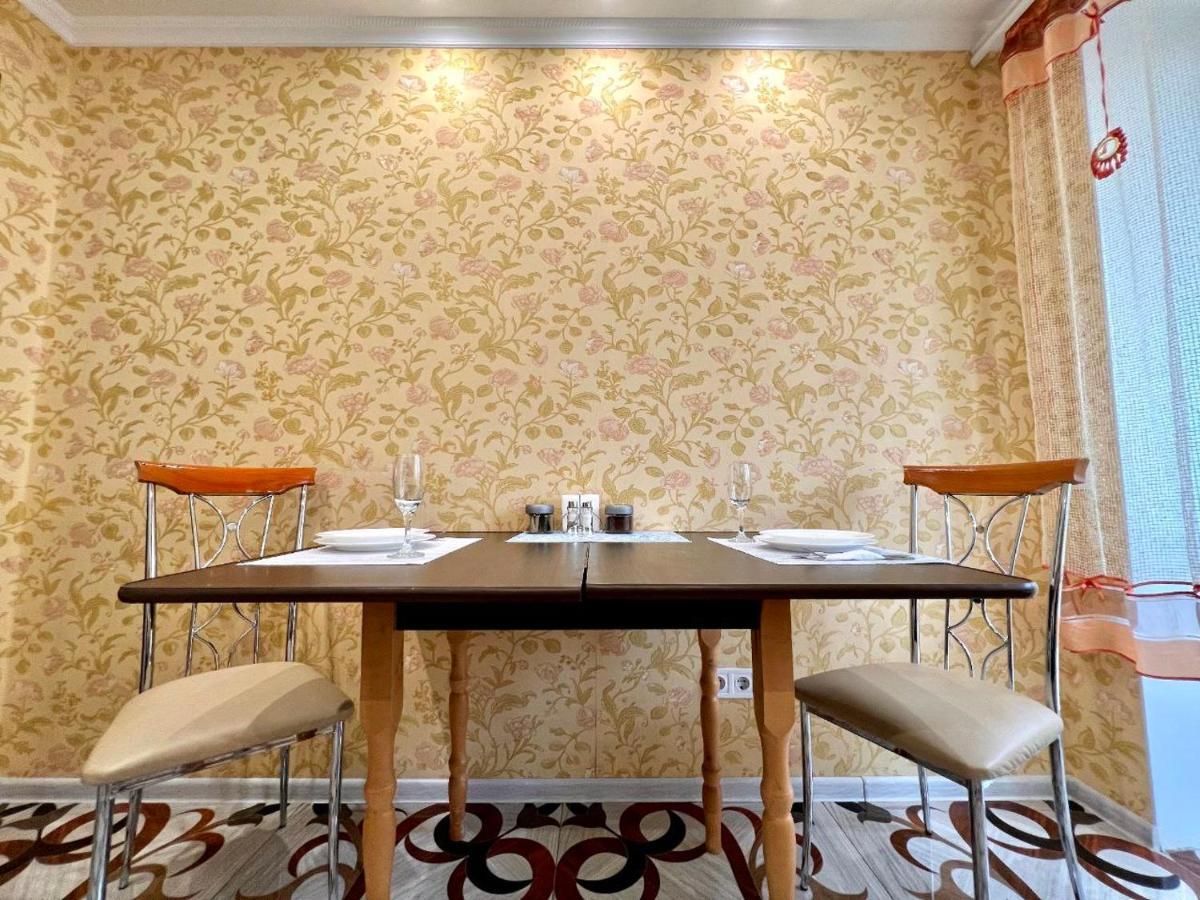 Apartpoltava Двокімнатні Апартаменти, До 6 Спальних Місць, Кутова Ванна, Корпусний Парк, Документи Для Відрядження Zewnętrze zdjęcie